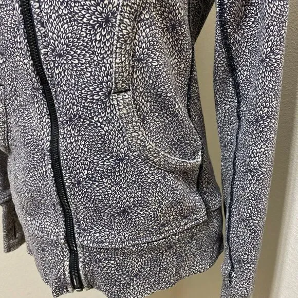 Lululemon Scuba Full Zip Hoodie Size 8 - Picture 4 of 11